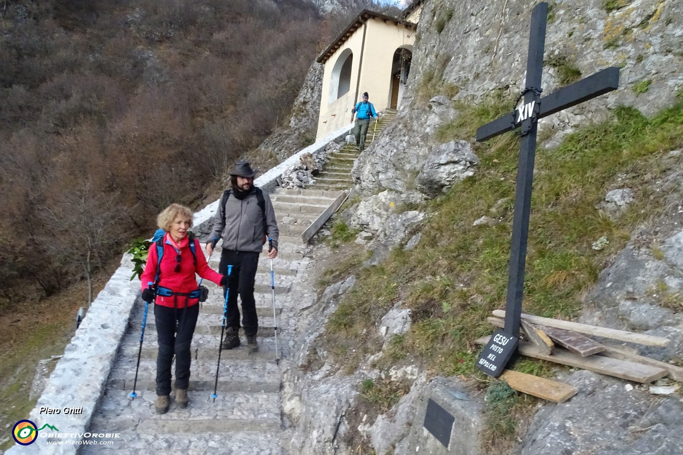 89 Ultima stazione della Via Crucis che sale da Sonvico .JPG